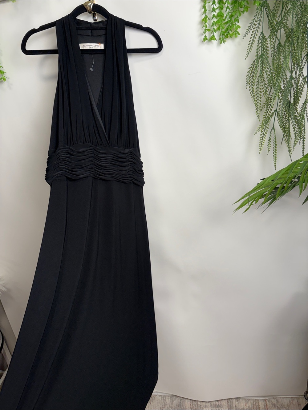 Evan Picone Black Sleeveless V-Neck Maxi Dress